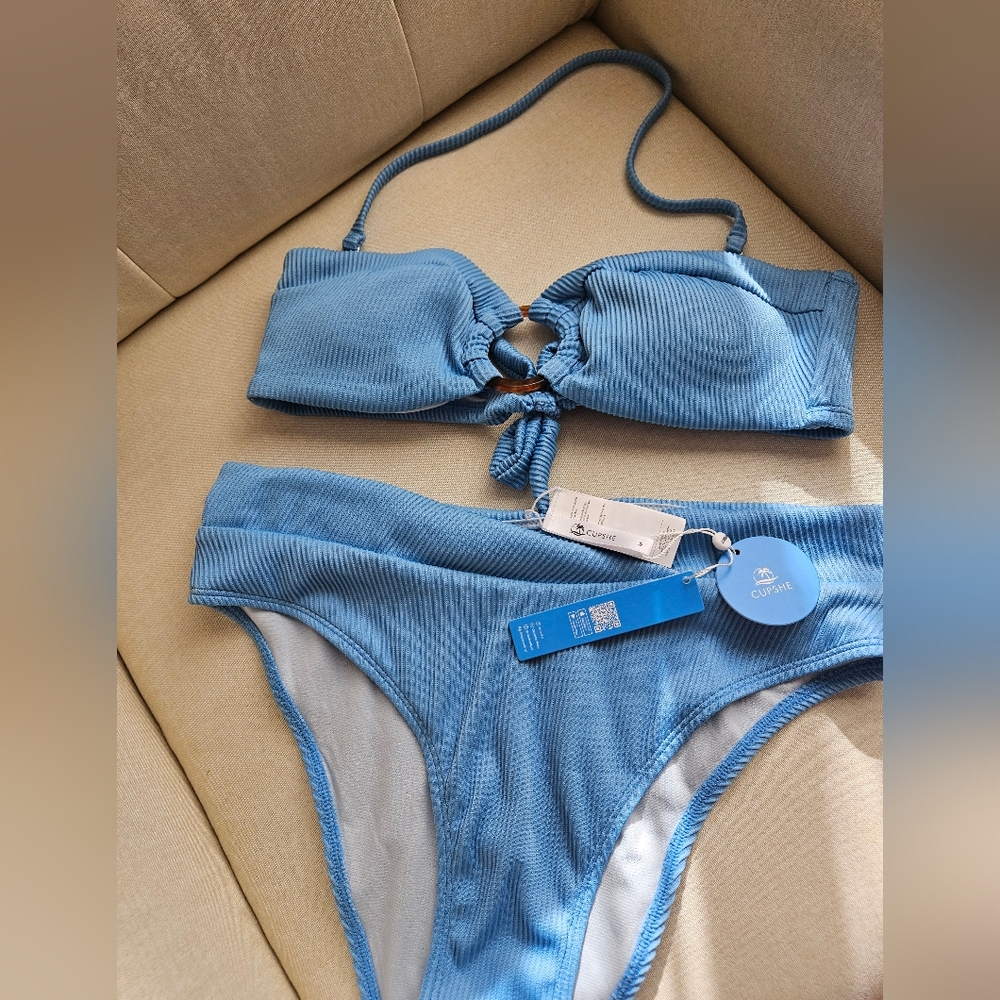 Cupshe two-piece swimsuit, new with tags. Medium